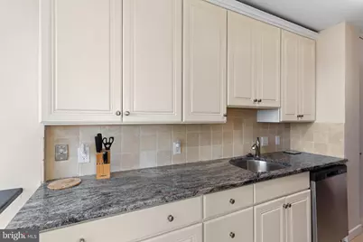 200 Locust Street #29A-N, Philadelphia, PA 19106 - Photo 17