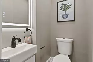 1015 Watkins St, Philadelphia, PA 19148 - Photo 15