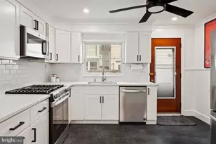 1015 Watkins St, Philadelphia, PA 19148 - Photo 13