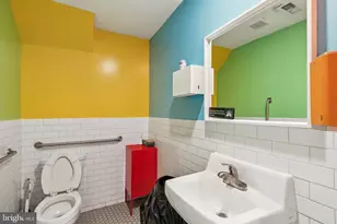 2557 Amber St, Philadelphia, PA 19125 - Photo 9