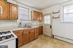 217 Linton St, Philadelphia, PA 19120 - Photo 9