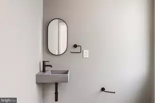 610 N Brenna Walk, Philadelphia, PA 19123 - Photo 33