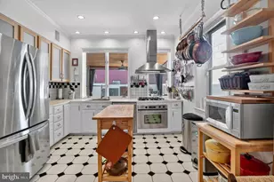 826 Bainbridge St, Philadelphia, PA 19147 - Photo 9