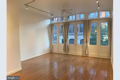 261 N 3rd Street #UNIT 2, Philadelphia, PA 19106 - Photo 5