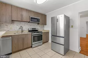 2440 Carpenter St, Philadelphia, PA 19146 - Photo 11