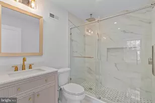 202 Spruce St, Philadelphia, PA 19106 - Photo 71