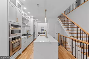 202 Spruce St, Philadelphia, PA 19106 - Photo 9