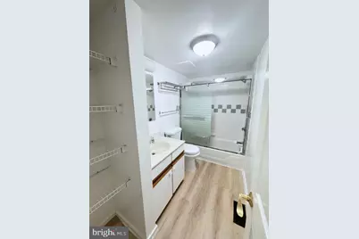 304 N 8th Street, Philadelphia, PA 19107 - Photo 11