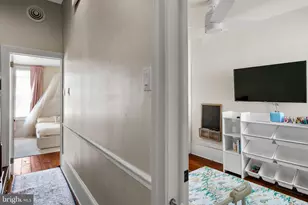 802 N Bambrey St, Philadelphia, PA 19130 - Photo 11