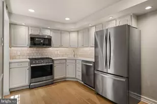 802 N Bambrey St, Philadelphia, PA 19130 - Photo 9