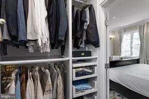 802 N Bambrey St, Philadelphia, PA 19130 - Photo 19