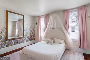 802 N Bambrey St, Philadelphia, PA 19130 - Photo 9