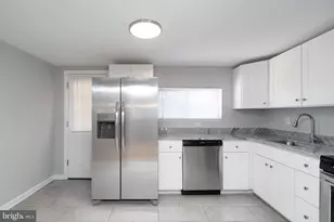 225 Tree St, Philadelphia, PA 19148 - Photo 11