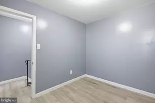 1526 S LeCount St, Philadelphia, PA 19146 - Photo 29