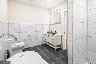 1731 Reed St, Philadelphia, PA 19146 - Photo 29