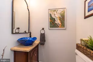 827 N Bambrey St, Philadelphia, PA 19130 - Photo 13