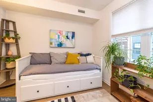 827 N Bambrey St, Philadelphia, PA 19130 - Photo 9