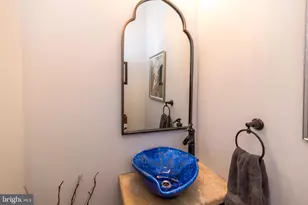 827 N Bambrey St, Philadelphia, PA 19130 - Photo 7