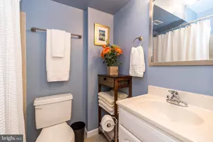 827 N Bambrey St, Philadelphia, PA 19130 - Photo 11