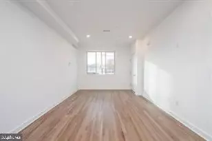 727 N 39th St, Philadelphia, PA 19104 - Photo 19