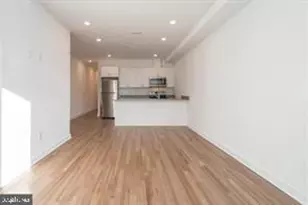 727 N 39th St, Philadelphia, PA 19104 - Photo 5