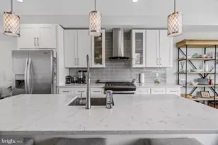 857 Corinthian Ave, Philadelphia, PA 19130 - Photo 5