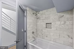 2426 Pine St, Philadelphia, PA 19103 - Photo 27