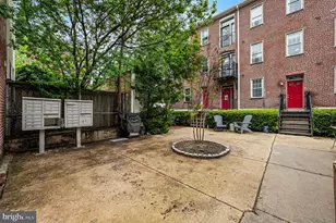1027 N 4th St, Philadelphia, PA 19123 - Photo 13