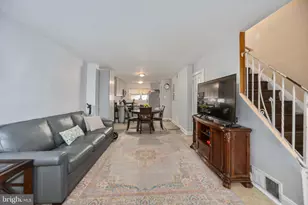 427 E Walnut Ln, Philadelphia, PA 19144 - Photo 9