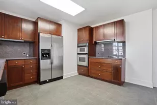 1512 Spruce St, Philadelphia, PA 19102 - Photo 9