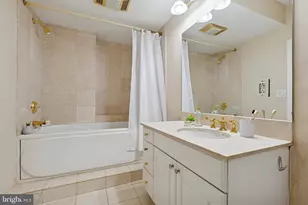 1512 Spruce St, Philadelphia, PA 19102 - Photo 9