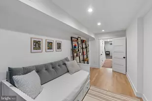 617 S Bambrey St, Philadelphia, PA 19146 - Photo 35