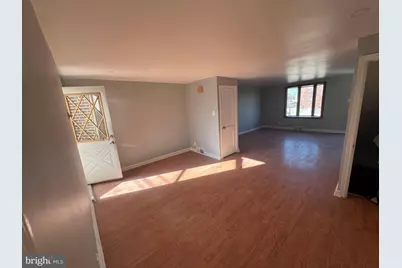 2056 Robbins Ave, Philadelphia, PA 19149 - Photo 9