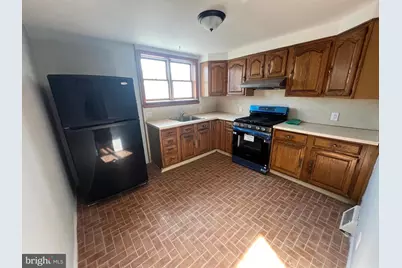 2056 Robbins Ave, Philadelphia, PA 19149 - Photo 5