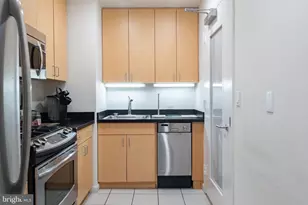 1425 Locust St, Philadelphia, PA 19102 - Photo 35