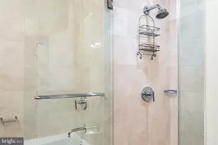 1425 Locust St, Philadelphia, PA 19102 - Photo 17