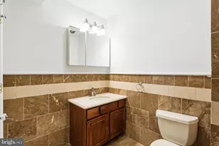 903 Clinton St, Philadelphia, PA 19107 - Photo 17