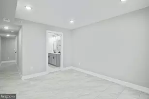 411 W Hewson St, Philadelphia, PA 19122 - Photo 15