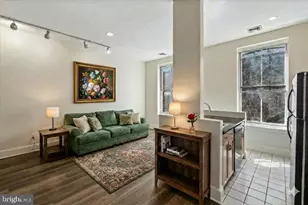 1723 Wallace St, Philadelphia, PA 19130 - Photo 9