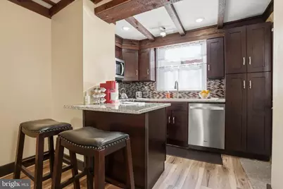 2407 S Warnock Street, Philadelphia, PA 19148 - Photo 9