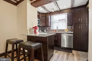 2407 S Warnock St, Philadelphia, PA 19148 - Photo 9