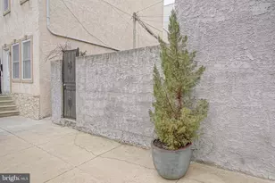 1722 Wylie St, Philadelphia, PA 19130 - Photo 3