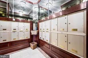 225 S 4th St, Philadelphia, PA 19106 - Photo 37