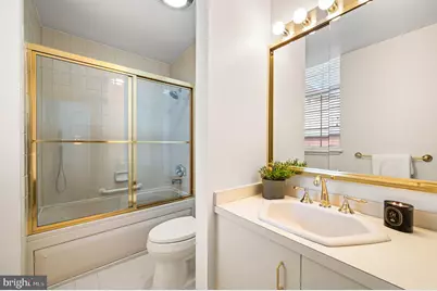 225 S 4th Street #301, Philadelphia, PA 19106 - Photo 31