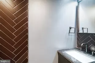 1126 Lombard St, Philadelphia, PA 19147 - Photo 21