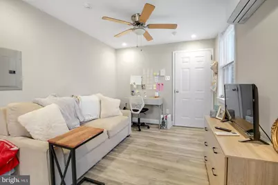 752 S 9th Street #2R, Philadelphia, PA 19147 - Photo 3