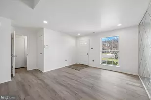 8410 Lyons Pl, Philadelphia, PA 19153 - Photo 5