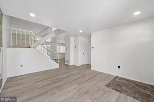 8410 Lyons Pl, Philadelphia, PA 19153 - Photo 3