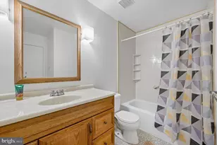 8410 Lyons Pl, Philadelphia, PA 19153 - Photo 17