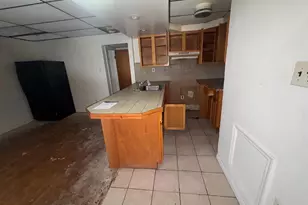 813 N 64th St, Philadelphia, PA 19151 - Photo 9